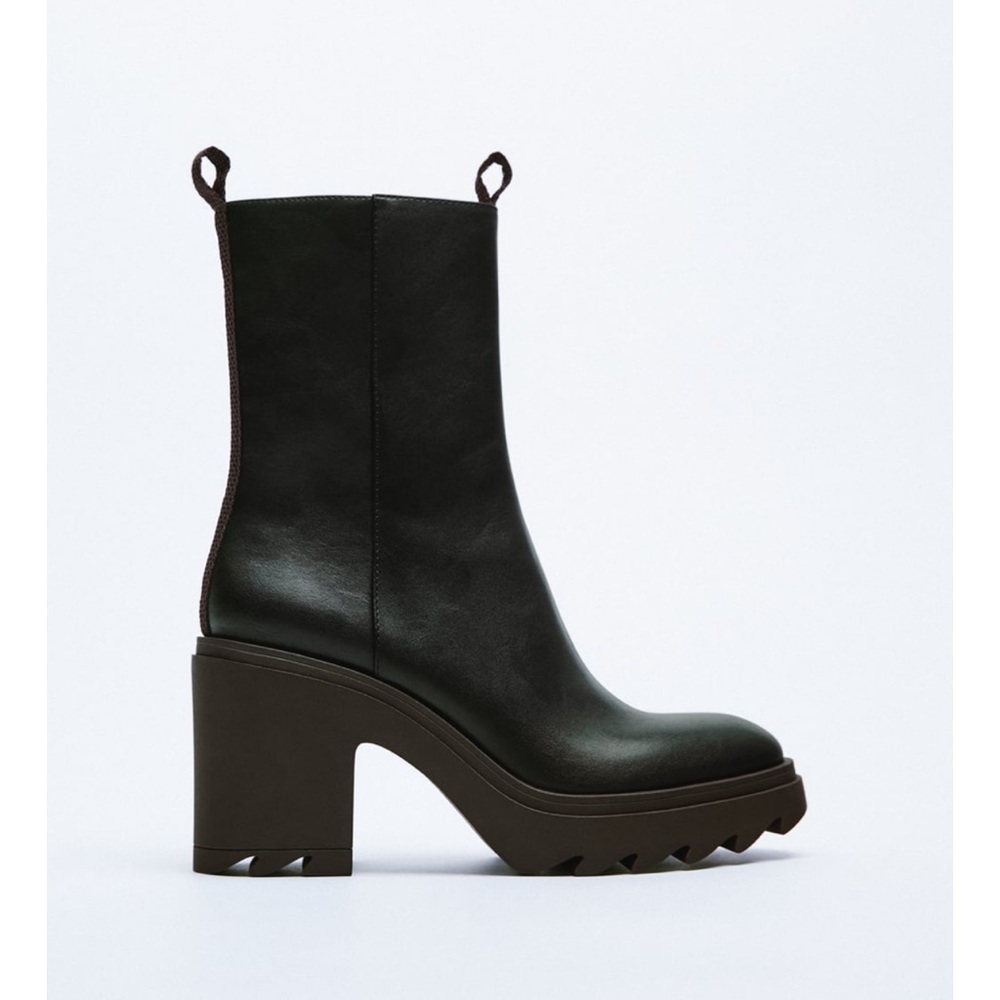 ✨SALE ✨ZARA RUBBERIZED HEELED ANKLE BOOTS ✨SALE ✨